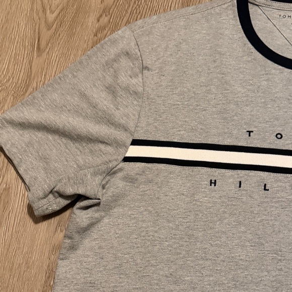 Tommy Hilfiger Gray and Red Men's T-Shirt - Picture 4 of 5